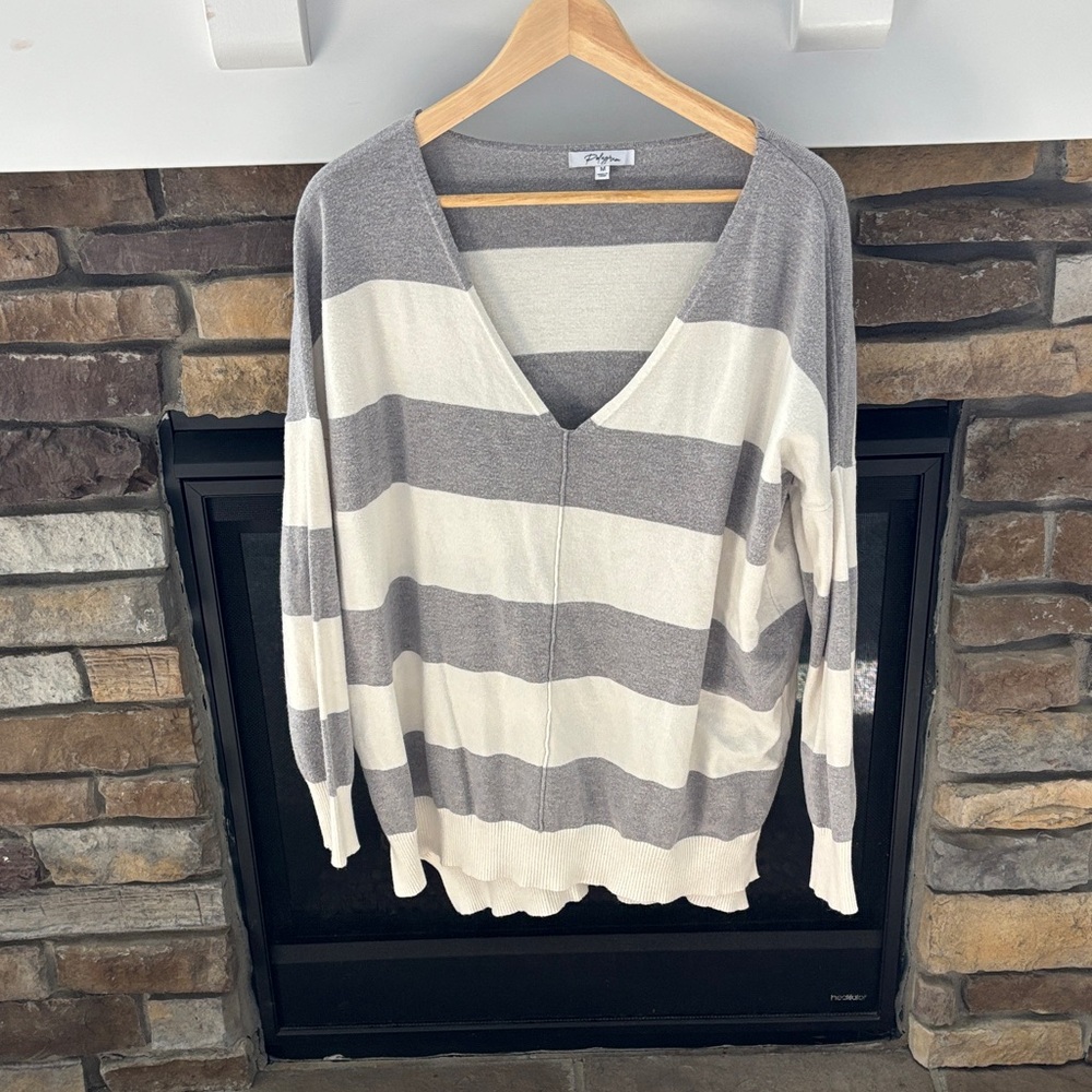 Polagram Gray and Cream V-Neck Sweater